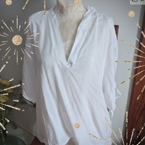 Nwt Rainbow White V-Neck Top Size 1x